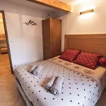 Le Rioumajou 2 - Grand T4 - Piscine - Centre St Lary 아파트