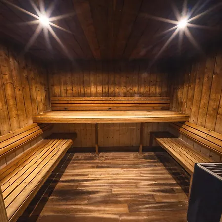 Le Rioumajou 2 - Grand T4 - Piscine - Centre St Lary דירה *