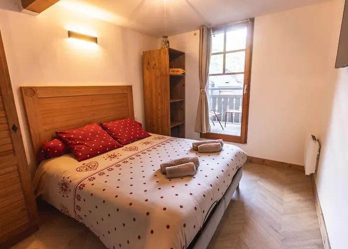 Le Rioumajou 2 - Grand T4 - Piscine - Centre St Lary Appartamento