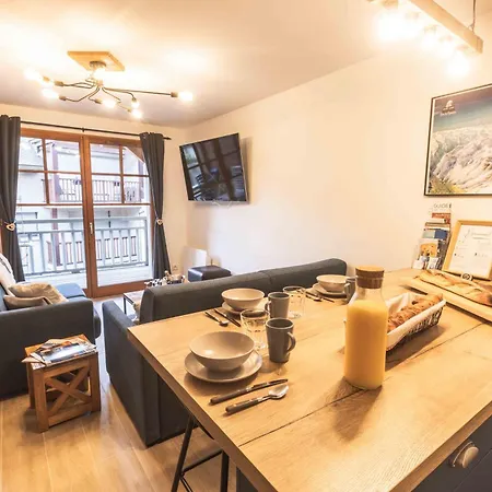 Le Rioumajou 2 - Grand T4 - Piscine - Centre St Lary 公寓 *